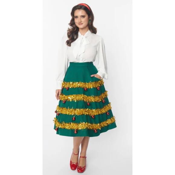 Unique Vintage Christmas Tree Skirt - Picture 2 of 4